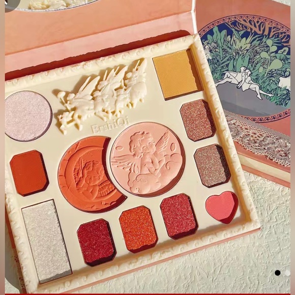 NWT Angel eyeshadow palette - Picture 6 of 7